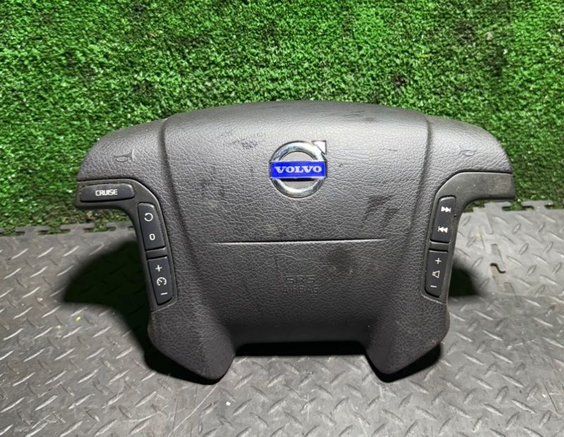 подушка безопасности водителя Volvo V70 2 поколение 2004, 2.4 л., 30754313 - фото №1