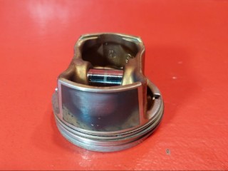 поршень Volkswagen Beetle 2 поколение 2001, 1.6 л., AYD, бензин, 06B107065N