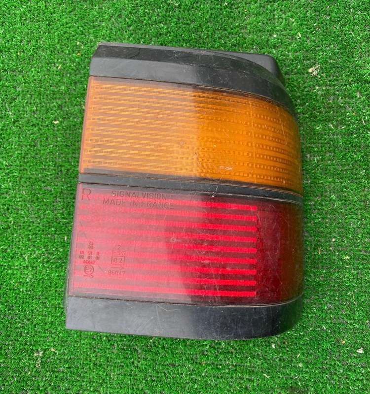 фонарь задний правый Volkswagen Passat B3 1993 - фото №1