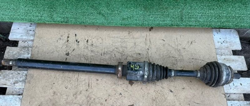 полуось передняя правая (приводной вал, ШРУС) Volvo V70 2 поколение 2004, 2.4 л., дизель, АКПП, P30783109 - фото №1