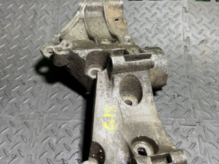 кронштейн генератора Renault Megane 2 поколение 2004, 8200242569