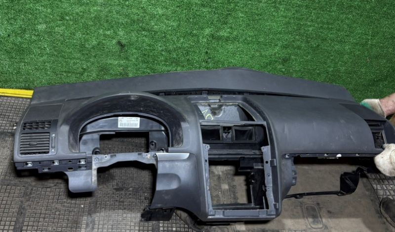 панель передняя салона (торпедо) Volkswagen Touran 1 поколение 2004, 1T1857669 - фото №1