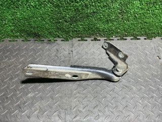 петля капота левая Audi A6 4B/C5 2000, 4B0823302D