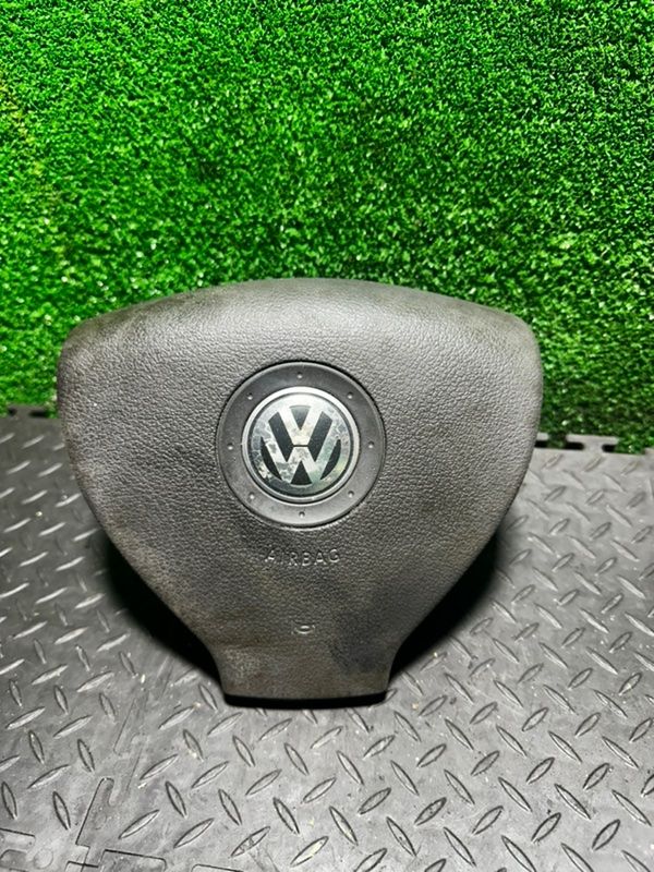 подушка безопасности водителя Volkswagen Passat B6 2007, 1K0880201T - фото №1