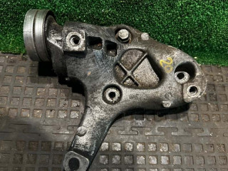 кронштейн компрессора кондиционера Volkswagen Golf 5 поколение 2006, 1K0260885B