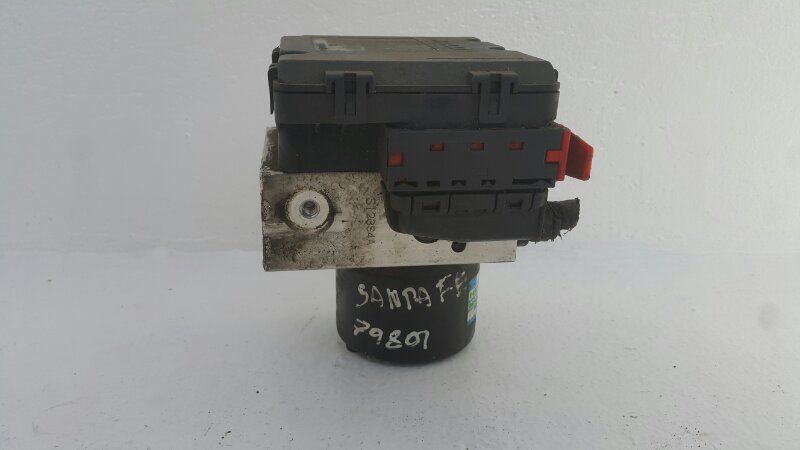 блок ABS Hyundai Santa Fe 1 поколение (SM) 2003, 2.0 л., D4EA, дизель, 9566026500 - фото №1