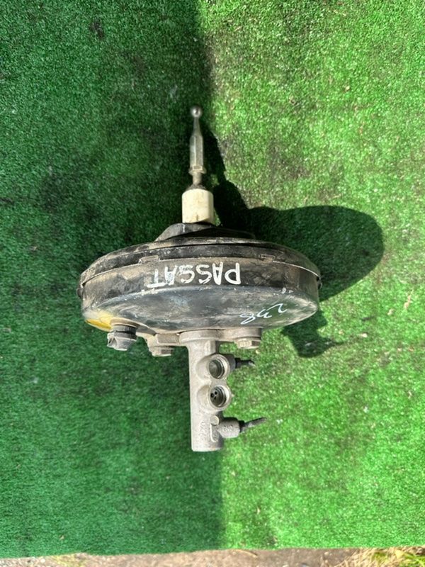 вакуумный усилитель тормозов Audi A6 4B/C5 2000, 2.5 л., 8D2612105A - фото №1