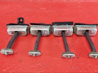 ограничитель открывания двери Ford Focus 2 поколение 2008, 1.6 л., HHDA, дизель, 3M51R23500AG