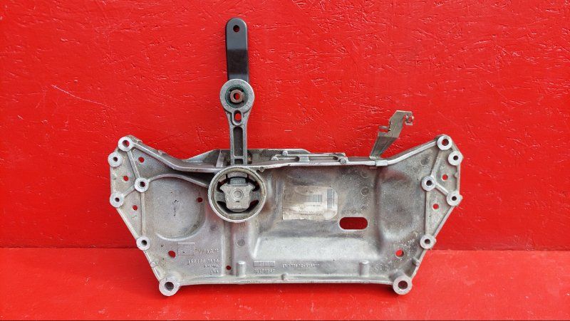 балка подвески задняя Volkswagen Golf 5 поколение 2007, 1K0199369G, 1K0199313N - фото №1