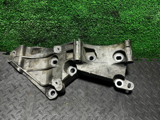 кронштейн компрессора кондиционера Renault Clio 2 поколение 2002, 8200072727