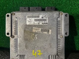 блок управления двигателем Citroen C5 1 поколение 2003, 281010589
