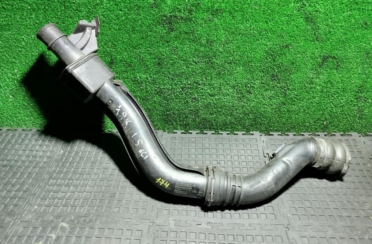 патрубок интеркулера Renault Clio 3 поколение 2005, 8200296982 - фото №1