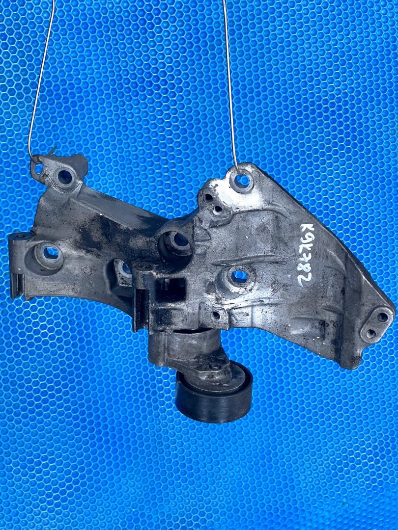 кронштейн генератора Renault Duster 1 поколение 2012, 1.5 л., K9K 782, дизель, МКПП, 8200669494 - фото №1