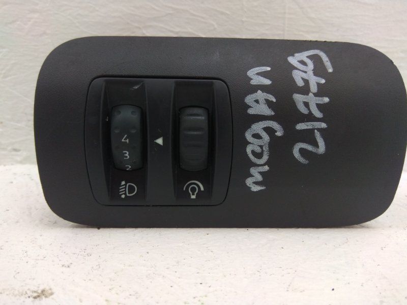кнопка корректора фар Renault Megane 2 поколение 2004, K4J, 8200095495B - фото №1