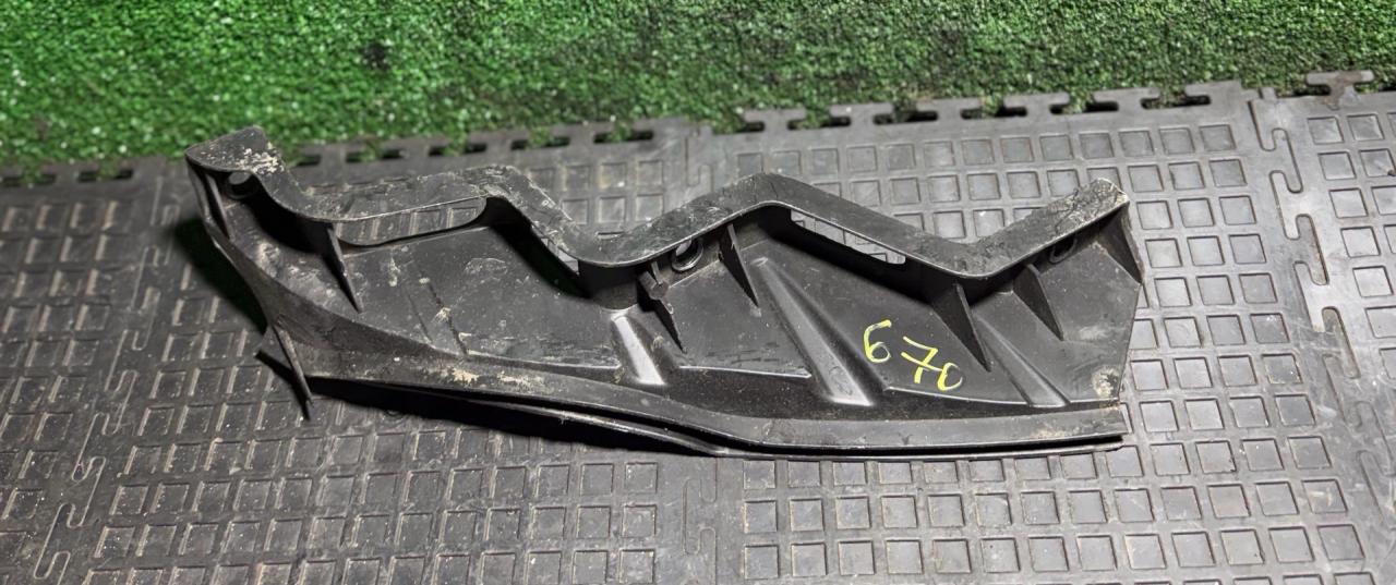 Крепление бампера переднего Volkswagen Passat B6 2006, 2.0 л., дизель, МКПП, универсал, 3C0807889 - фото №1