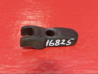 КРОНШТЕЙН КРЕПЛЕНИЯ ФОРСУНКИ Chevrolet Captiva 1 поколение C100 2007, Z20S; Z20DMH