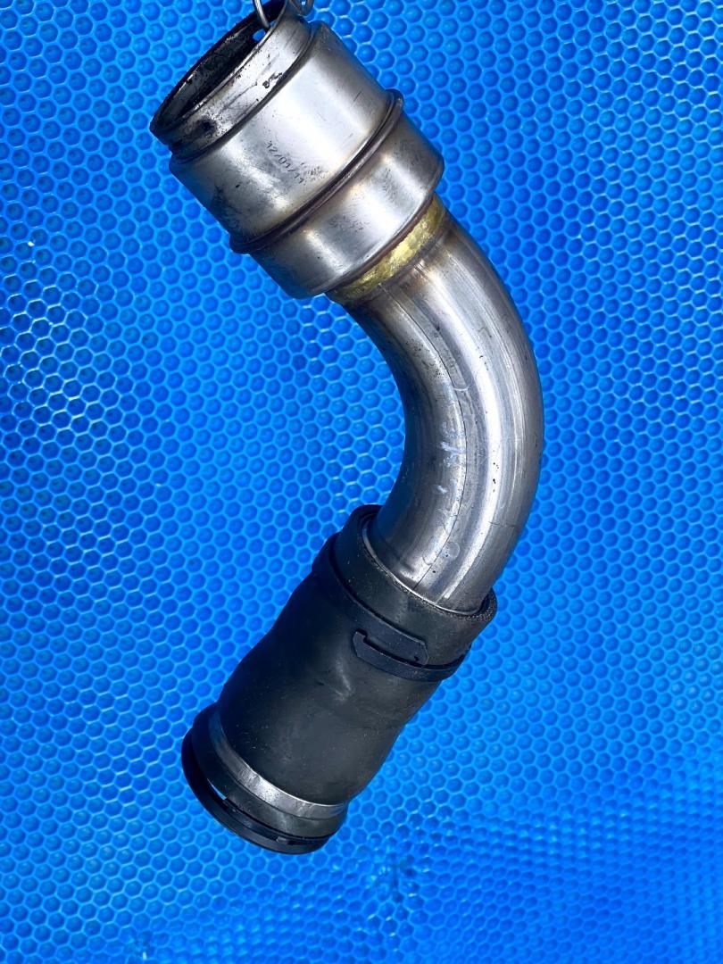 патрубок интеркулера Renault Duster 1 поколение 2012, 1.5 л., K9K 782, дизель, МКПП, 21011120144 - фото №1