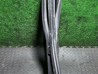 уплотнитель двери Opel Astra H 2006