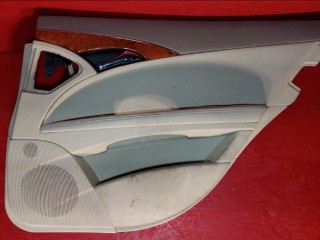 обшивка двери задняя правая Mercedes-Benz E-Класс W211/S211 W211 2005, 2117303463