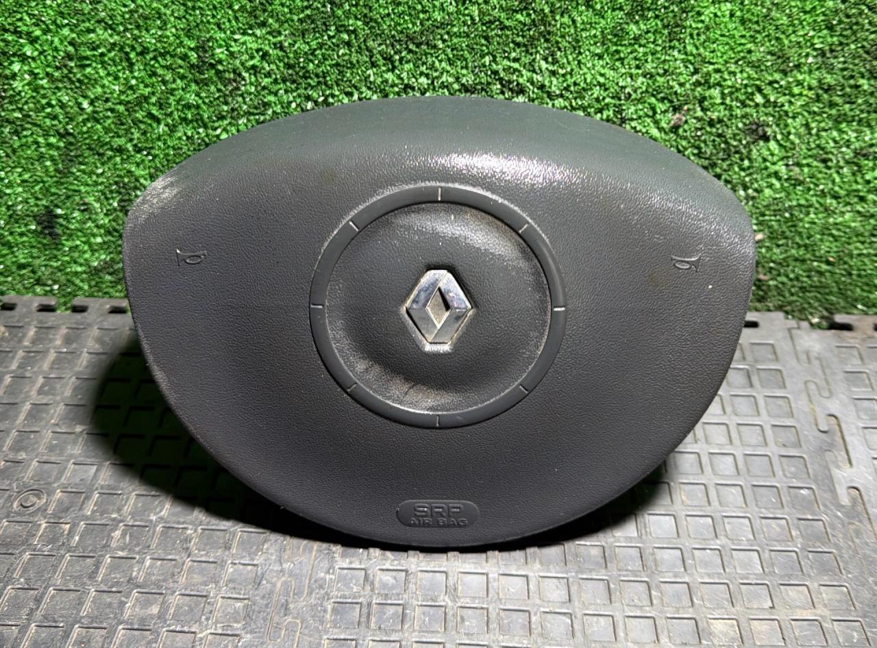 подушка безопасности водителя Renault Scenic 2 поколение 2006, 8200485097A - фото №1