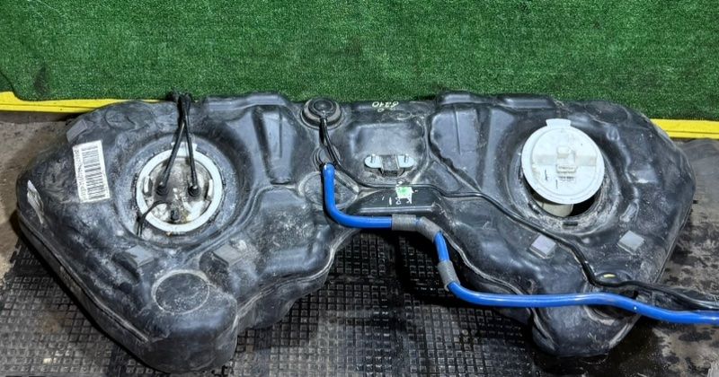 бак топливный Mercedes-Benz C-Класс W204/S204 2010 - фото №1