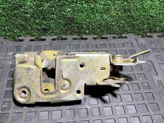 замок двери передней правой Volkswagen Transporter T4 2002, 701837016E
