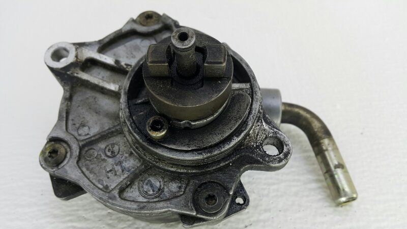 насос вакуумный Mercedes-Benz V-Класс W638 2003, OM611 - фото №1