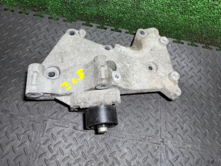 кронштейн генератора Renault Clio 3 поколение 2007, 820058132
