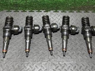форсунка Volkswagen Transporter T5 2006, 2.5 л., 07Z130073F