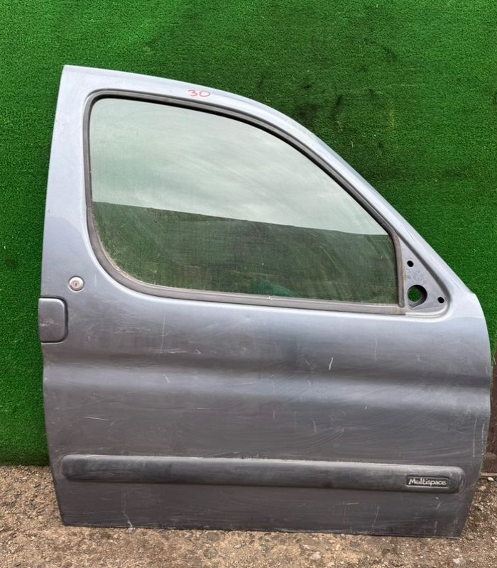 дверь передняя правая Citroen Berlingo 1 поколение (M49) 2003 - фото №1