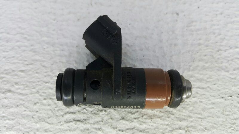 форсунка SEAT Cordoba 2 поколение 2005, 1.4 л., BBZ, бензин, 036906031L - фото №1