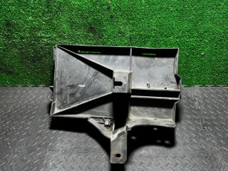 полка аккумулятора Land Rover Freelander 1 поколение 2001, 2.0 л., YJ1100190