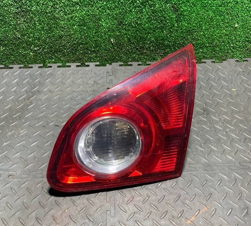 фонарь крышки багажника правый Nissan Qashqai 1 поколение 2007, 89071064 - фото №1