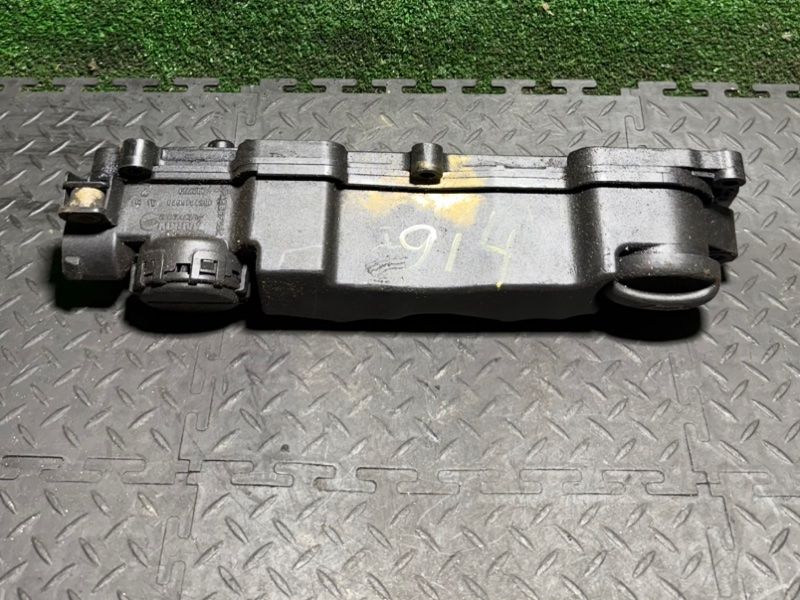 клапанная крышка Citroen C5 1 поколение 2003, 1.6 л., 9651815680 - фото №1