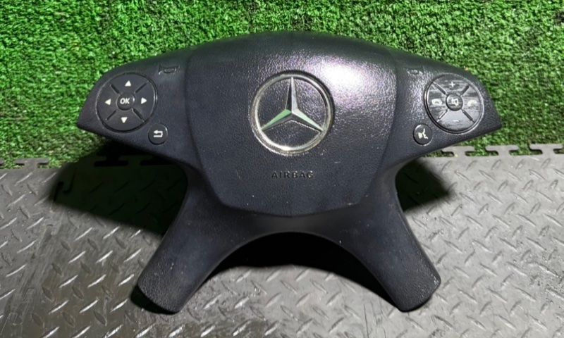 подушка безопасности водителя Mercedes-Benz C-Класс W204/S204 2008, 2.2 л., 305543899162 - фото №1