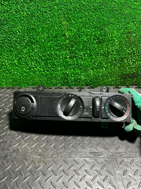 блок управления печки / климат-контроля Mercedes-Benz Sprinter 2 поколение (W906) 2008, A9068300485KZ - фото №1