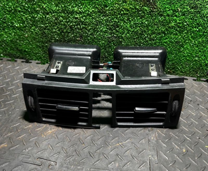 дефлектор обдува салона Mercedes-Benz C-Класс W204/S204 2010, A2048304154 - фото №1