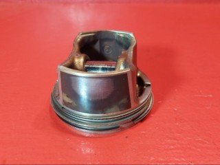 поршень Volkswagen Beetle 2 поколение 2001, 1.6 л., AYD, бензин, 06B107065N