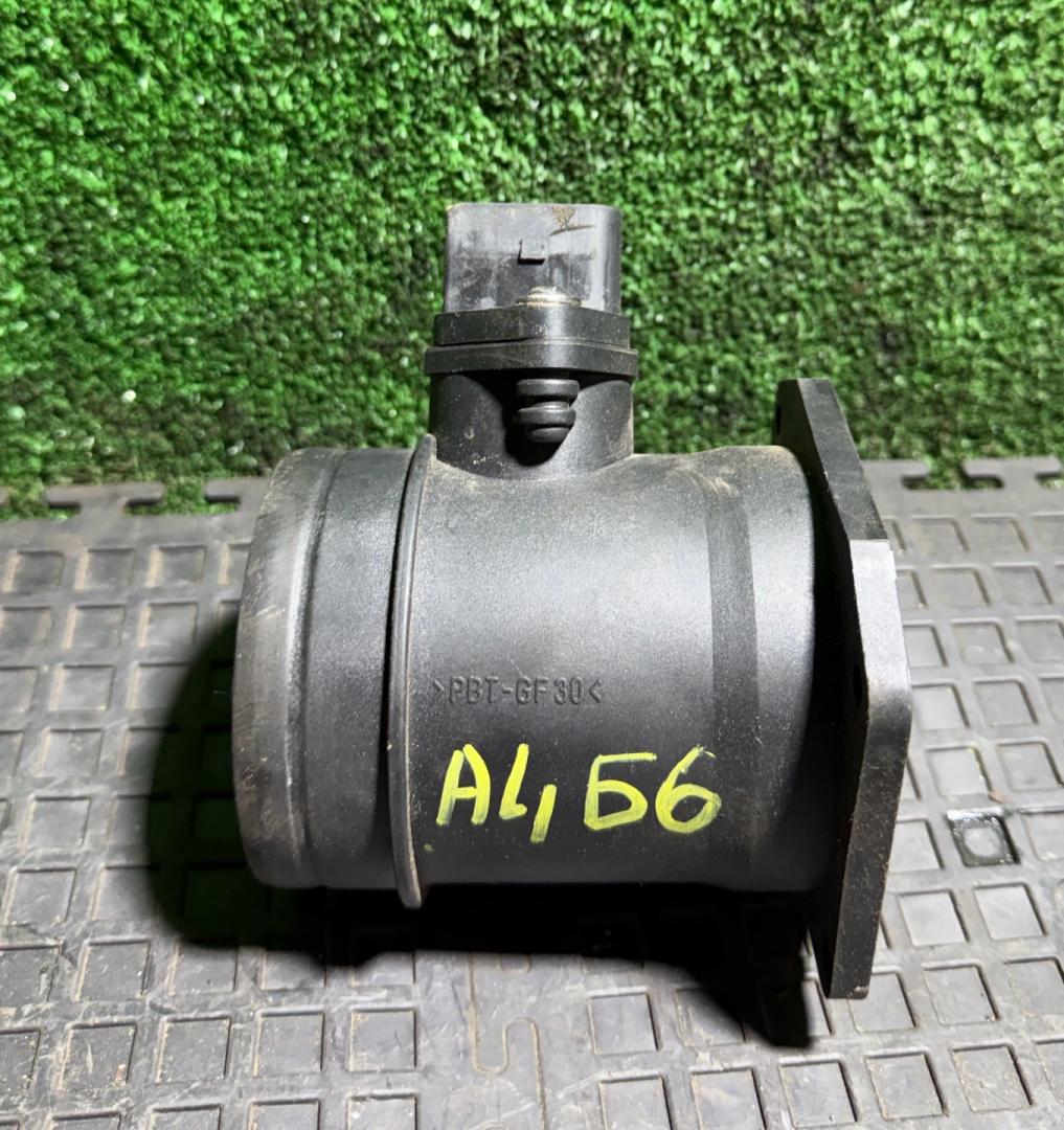 расходомер воздуха Audi A4 B6 2004, 1.8 л., бензин, седан, 0280218058 - фото №1