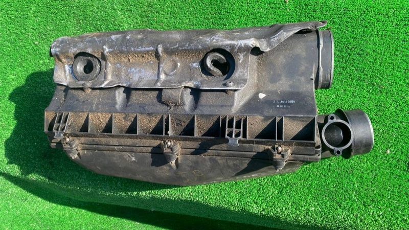 корпус воздушного фильтра Mercedes-Benz C-Класс W203/S203/CL203 2003, 2.2 л., A0000945568 - фото №1
