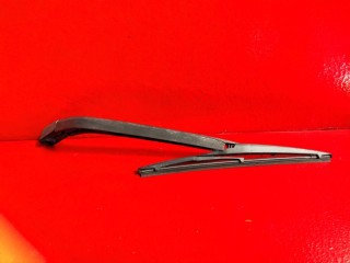 Поводок щетки стеклоочистителя Toyota Yaris XP9 2007, 8524152120