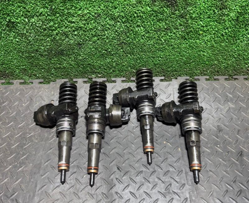 форсунка Audi A4 B7 2008, 1.9 л., 038130073BP - фото №1