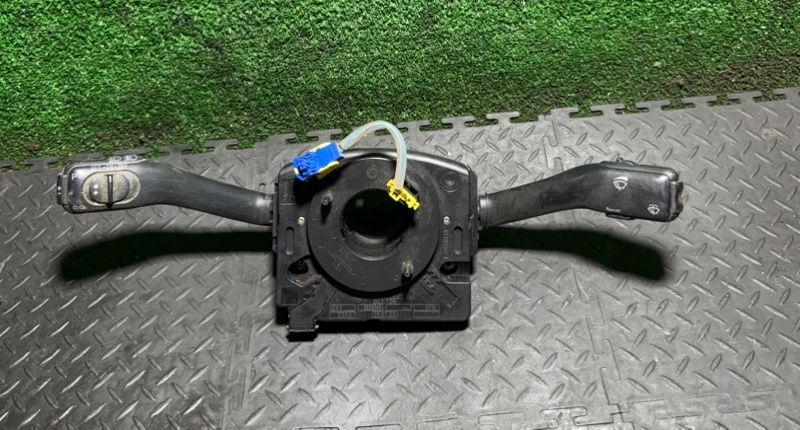 переключатель подрулевой (стрекоза) Skoda Superb 1 поколение 2003, 4B0953503G - фото №1
