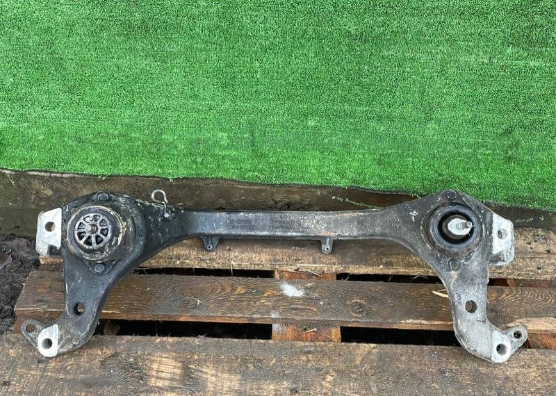 балка подвески передняя (подрамник) Volkswagen Touareg 1 поколение 2006, 7L6199207 - фото №1