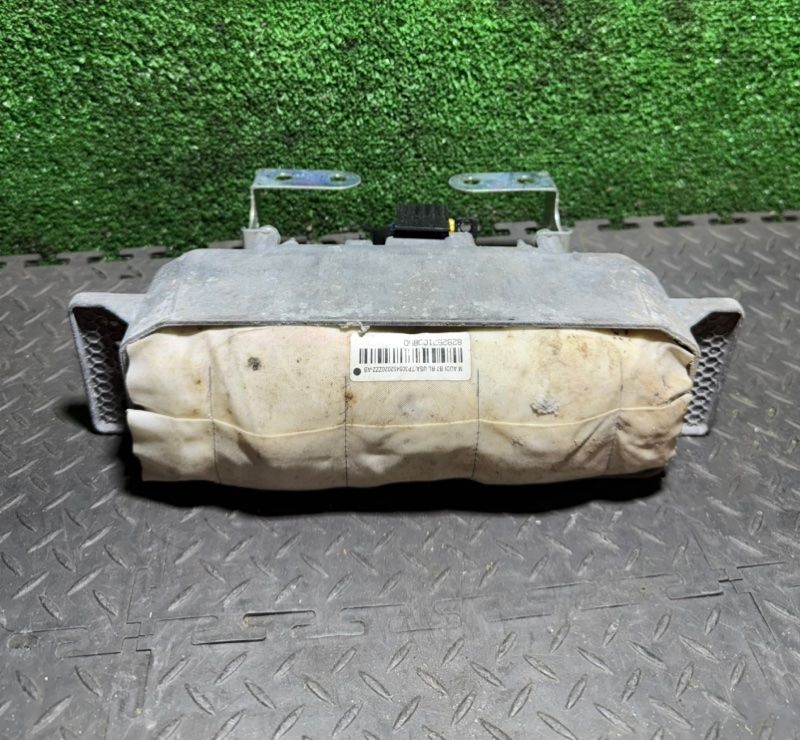 подушка безопасности пассажира Audi A6 4F/C6 2007, 2.0 л., 4F2880204C - фото №1