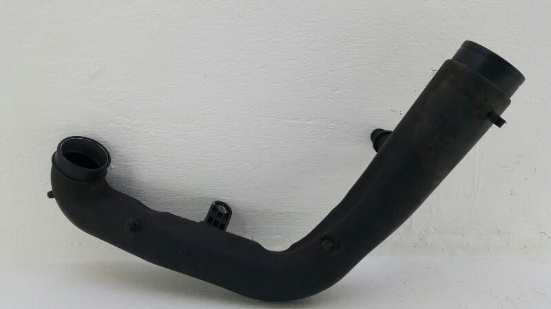 патрубок интеркулера Volkswagen Passat B6 2006, 1.9 л., BXE, дизель - фото №1