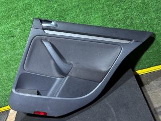 обшивка двери задняя правая Volkswagen Golf 5 поколение 2006, 1K4868070A