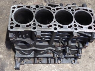 блок цилиндров Volkswagen Passat B6 2009, CBD, 03L023A