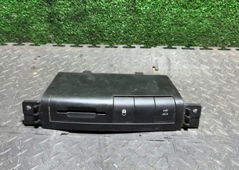 накладка на торпедо (консоль) Peugeot 207 1 поколение 2008, 9656992177 - фото №1