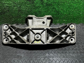 подушка крепления КПП BMW 5 серия E60/E61 2005, 22316769634